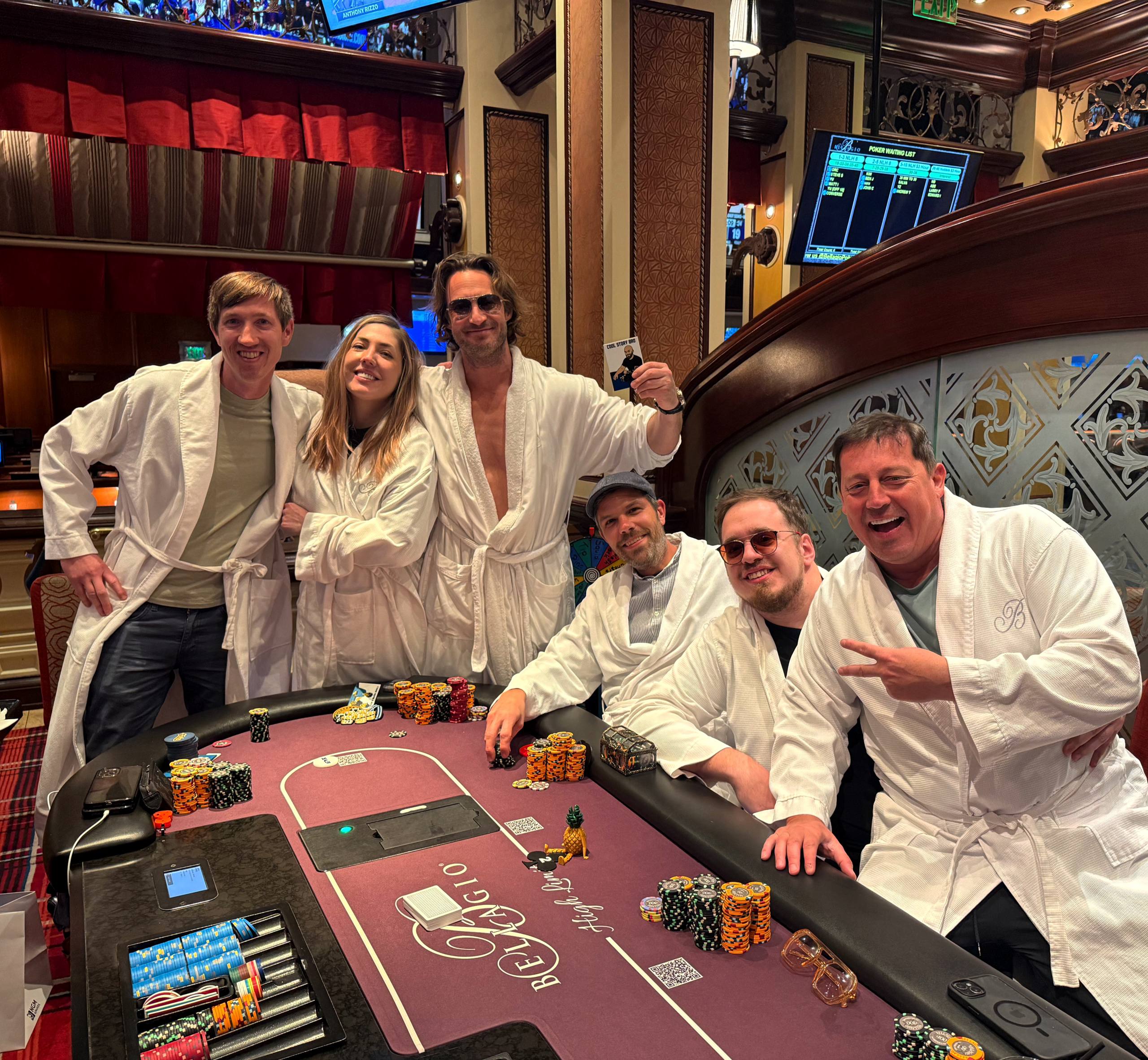 Fun20 community — players celebrating at the table